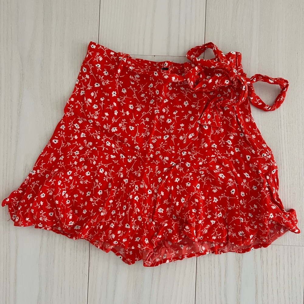 Zara red floral skort